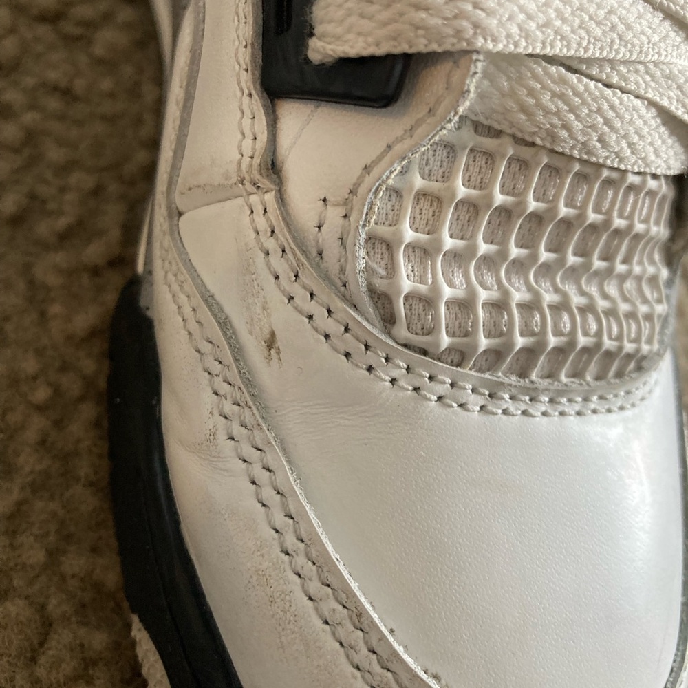 Jordan 4s - Picture 4 of 13